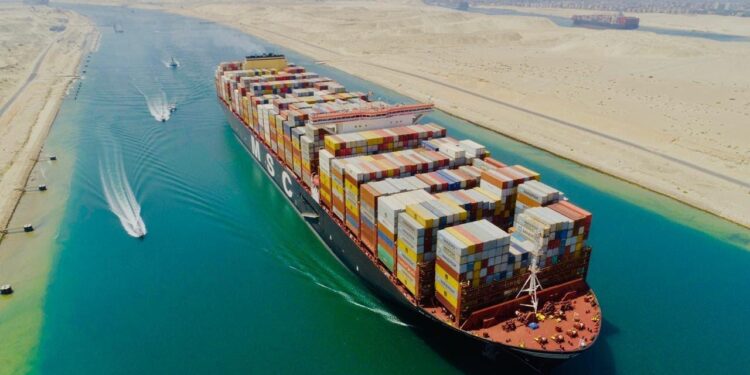 قناة السويس المصرية